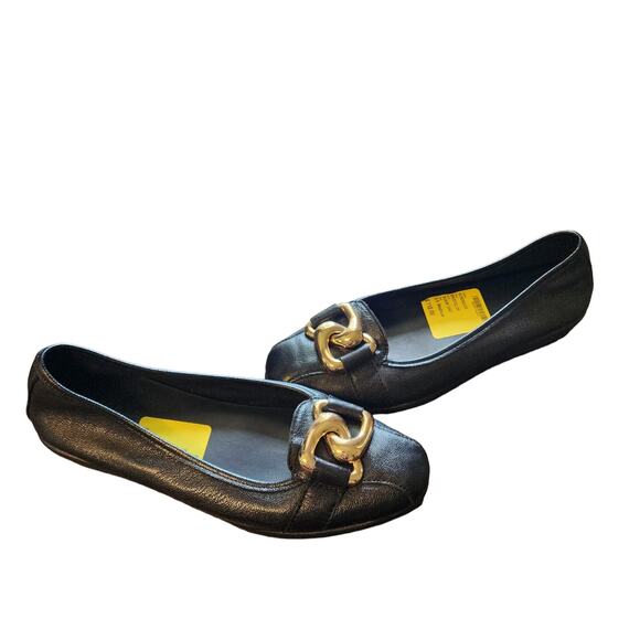 NWT $110 Aerosoles Bristol Gold Chain Link Soft Leather Black Career Flats 5.5 - Picture 1 of 6